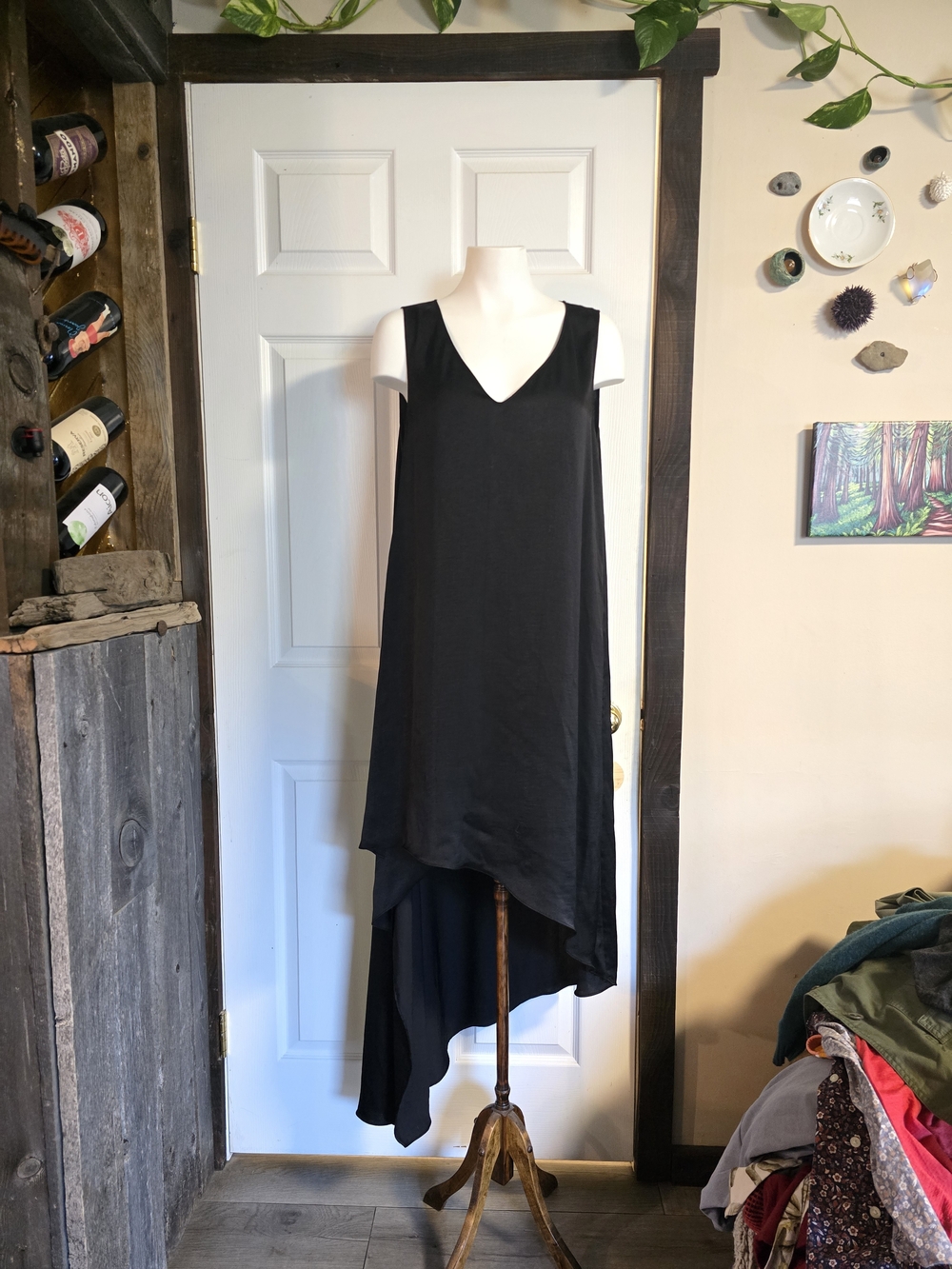 BCBGMaxAzria Black Sleeveless High-Low V-Neck Dress